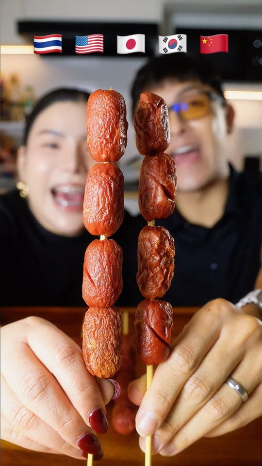 ไส้กรอกแดงจิ้มหลายประเทศ
